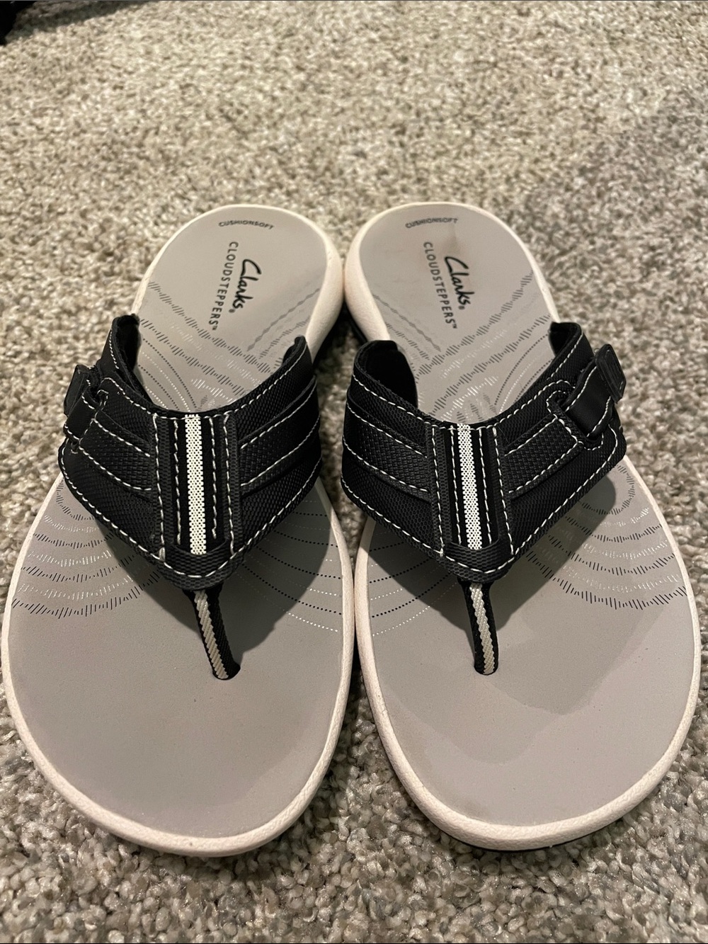 Clarks Cloudsteppers Black and Light Gray Flip Flop Sandals